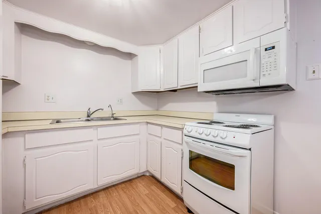 $104,900 | 61117 Heritage Boulevard, South Lyon, MI 48178