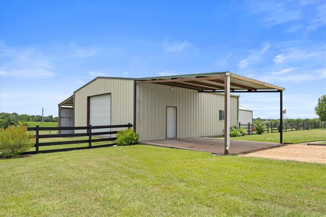 8233 Quebe Road Brenham, TX 77833 - Photo 27 of 35