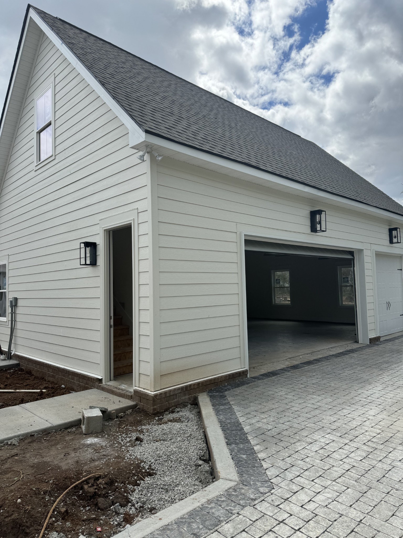 919 Haynes Drive Murfreesboro, TN 37129 - Photo 7 of 18 a view of a car garage