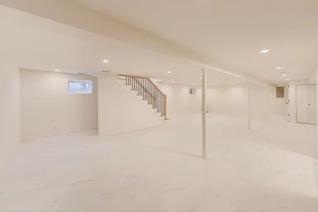 $715,000 | 656 Jon Lane, Des Plaines, IL 60016