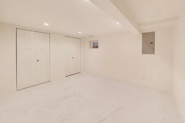 $715,000 | 656 Jon Lane, Des Plaines, IL 60016