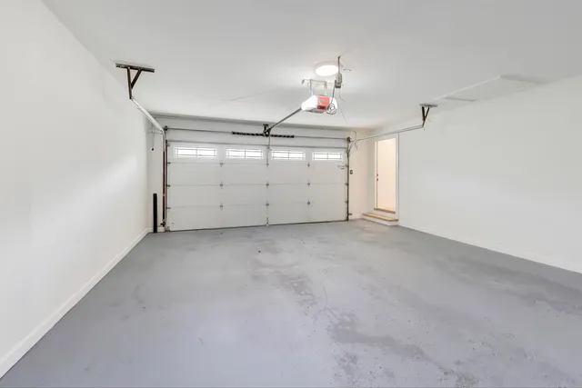 $715,000 | 656 Jon Lane, Des Plaines, IL 60016