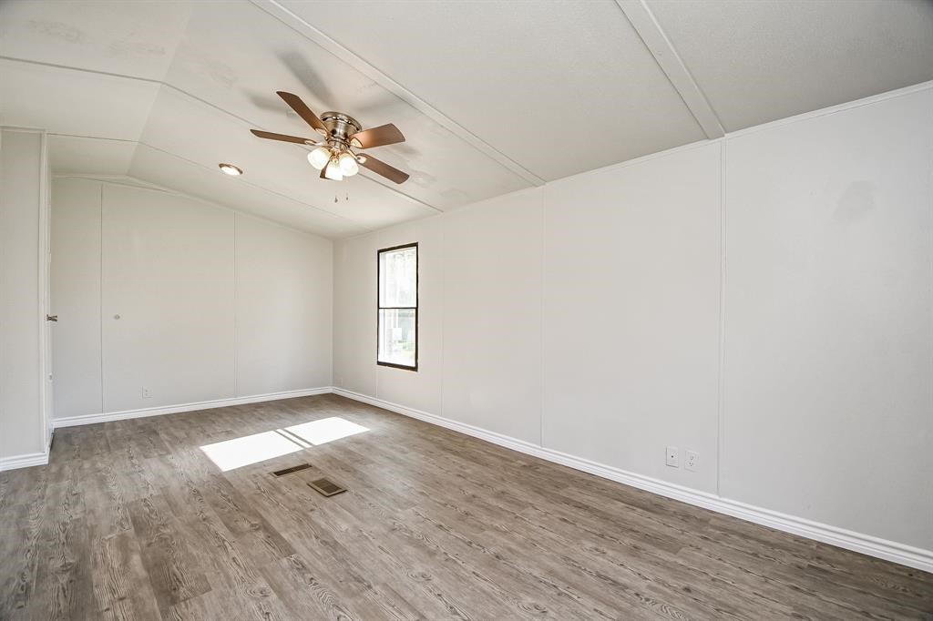 12579 Roy Harris Loop Conroe, TX 77306 - Photo 17 of 23