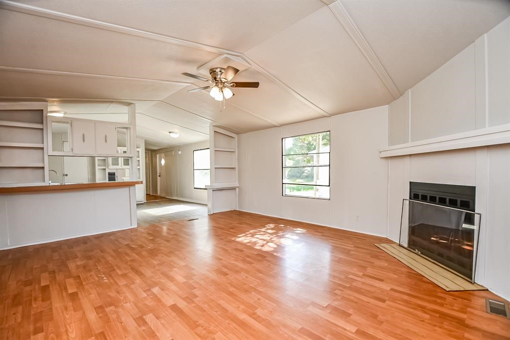 12579 Roy Harris Loop Conroe, TX 77306 - Photo 3 of 23