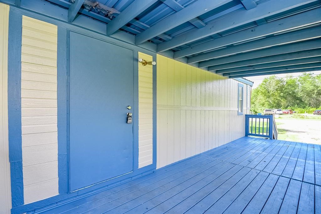 12579 Roy Harris Loop Conroe, TX 77306 - Photo 5 of 23