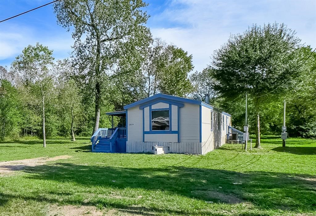 12579 Roy Harris Loop Conroe, TX 77306 - Photo 8 of 23