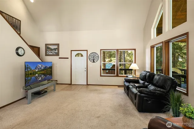 $748,500 | 135 Rally Way, Easton, WA 98925