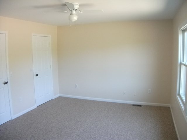 10400 Beecher Road Flushing, MI 48433 - Photo 9 of 16 31107367-8.JPG