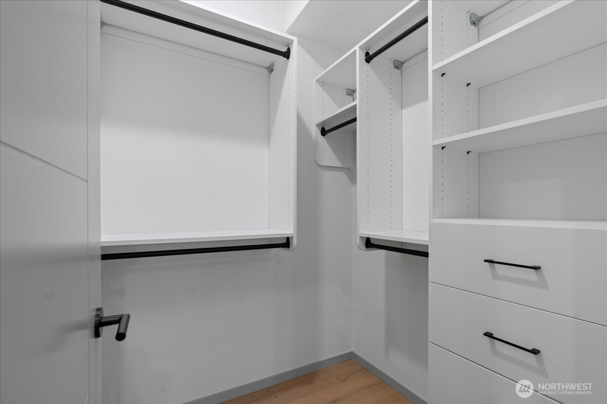 4104 49th Avenue Southwest Seattle, WA 98116 - Photo 14 of 26