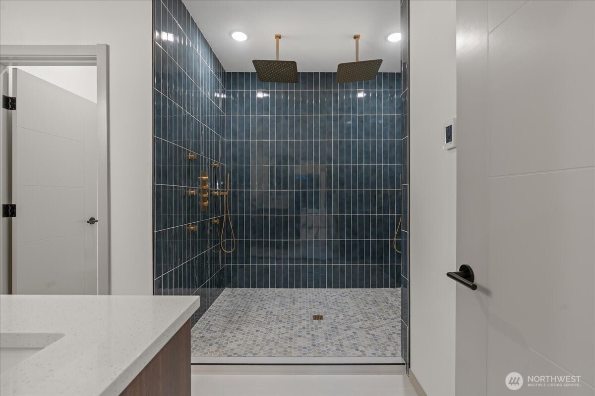 4104 49th Avenue Southwest Seattle, WA 98116 - Photo 15 of 26