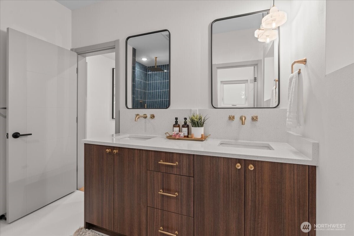 4104 49th Avenue Southwest Seattle, WA 98116 - Photo 17 of 26