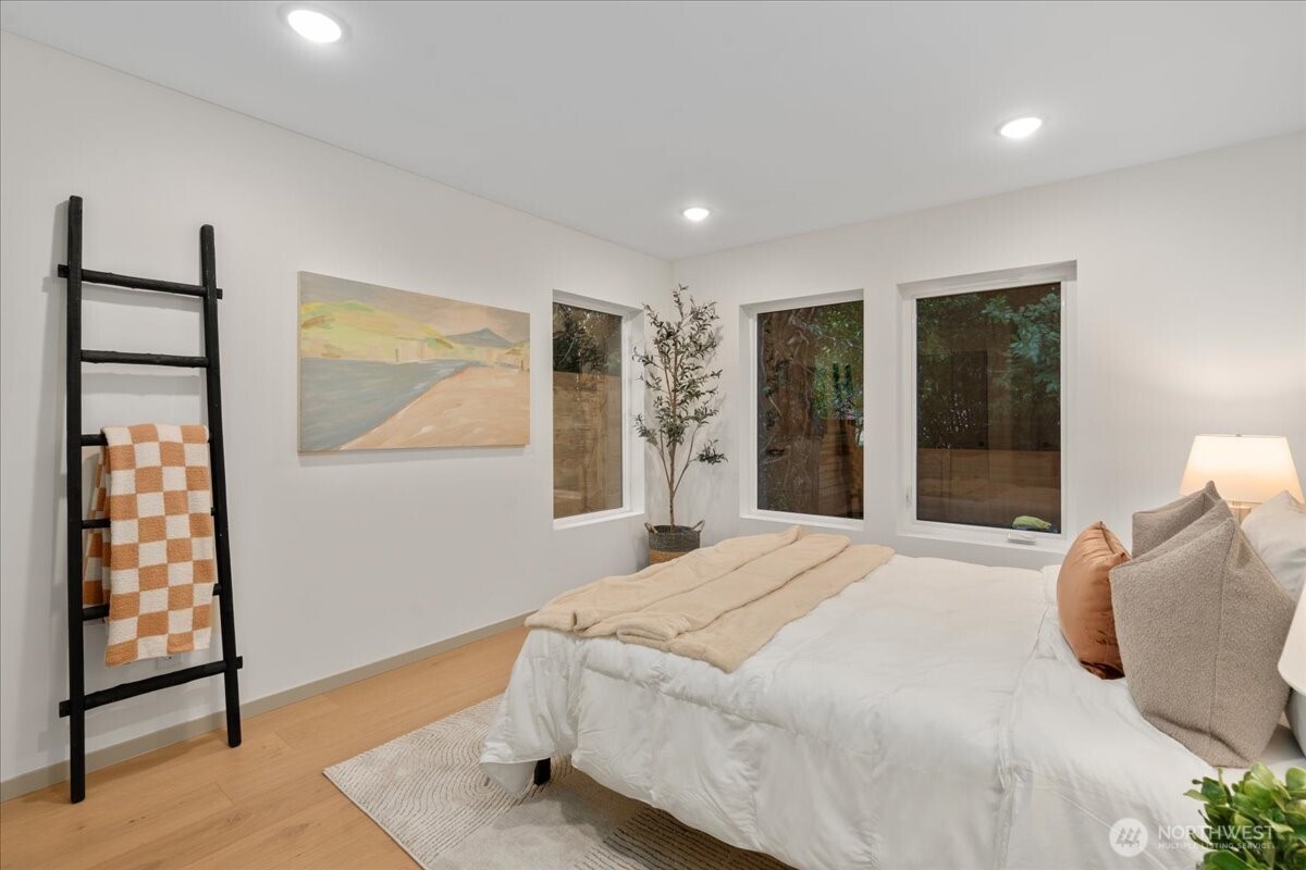 4104 49th Avenue Southwest Seattle, WA 98116 - Photo 21 of 26