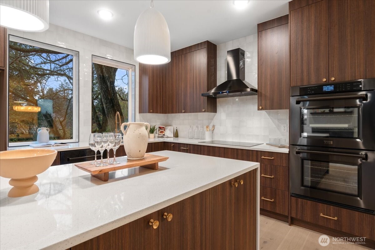 4104 49th Avenue Southwest Seattle, WA 98116 - Photo 7 of 26