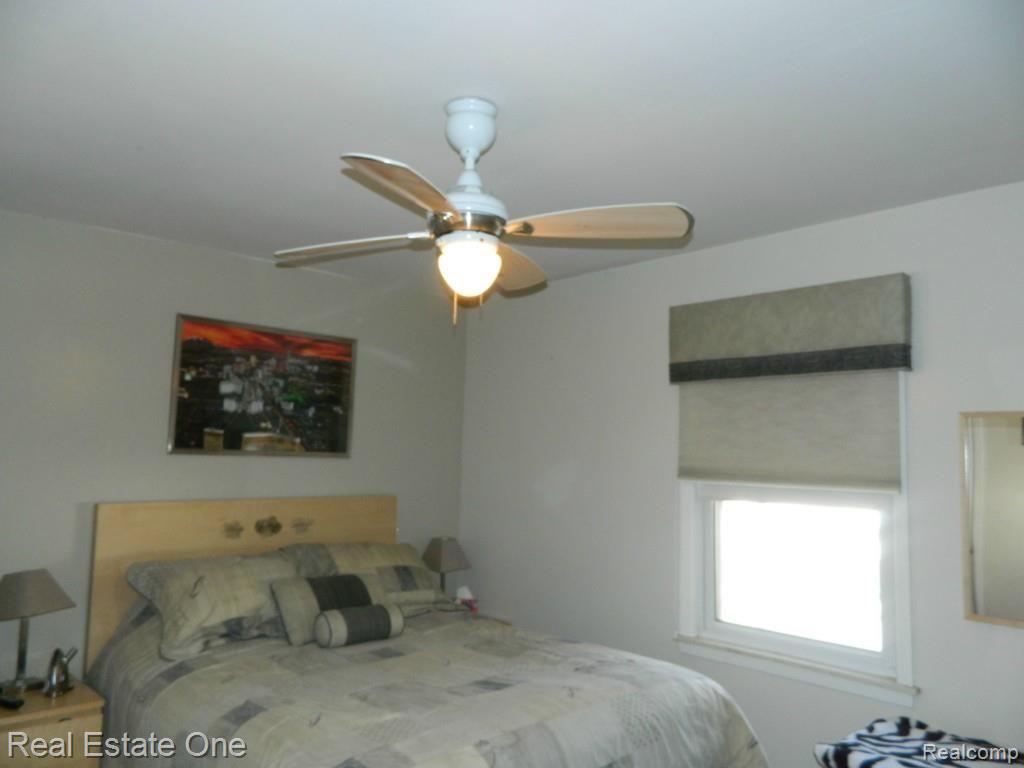 15784 Champaign Road Allen Park, MI 48101 - Photo 10 of 24 MASTER BEDROOM