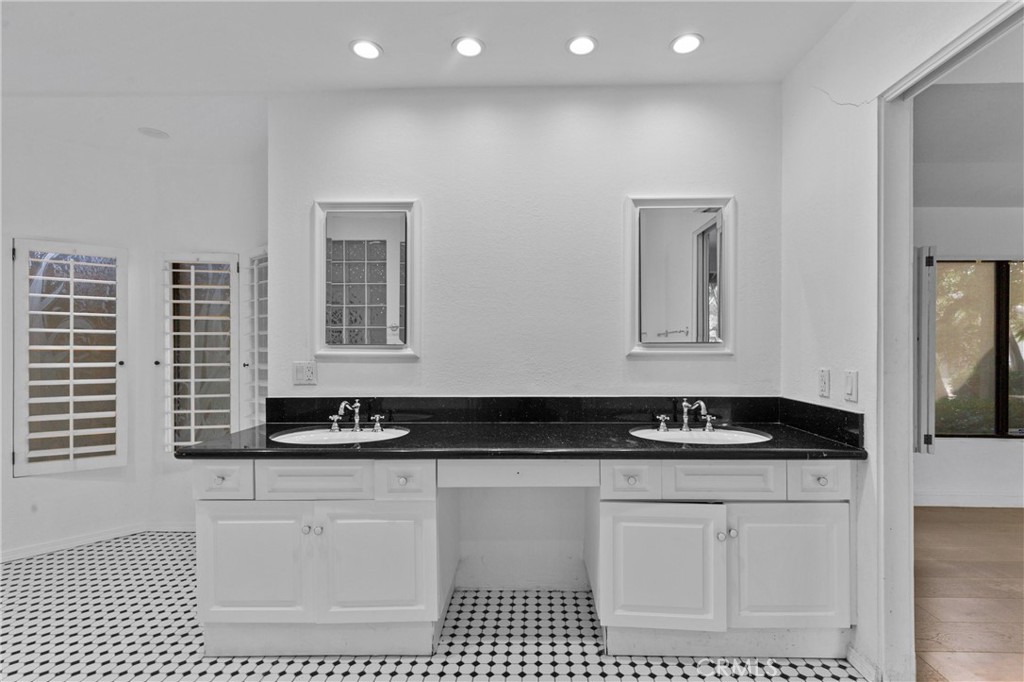 1 Clancy Lane South Rancho Mirage, CA 92270 - Photo 34 of 66