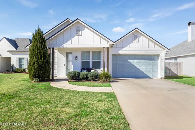 $1,995 | 204 San Sebastian Drive, Youngsville, LA 70592