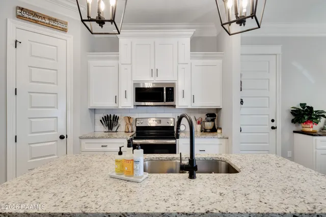 $1,995 | 204 San Sebastian Drive, Youngsville, LA 70592