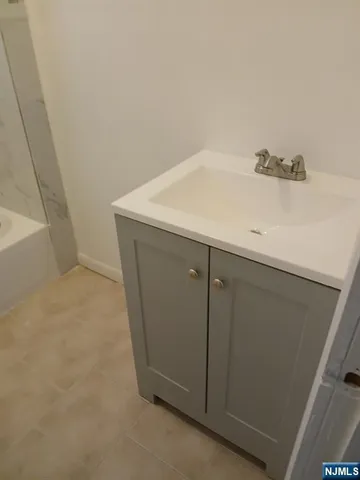 $2,700 | 247 Elm Street, Elmwood Park, NJ 07407