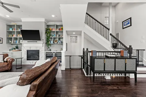 $639,900 | 734 Yale Street, Unit A, Houston, TX 77007