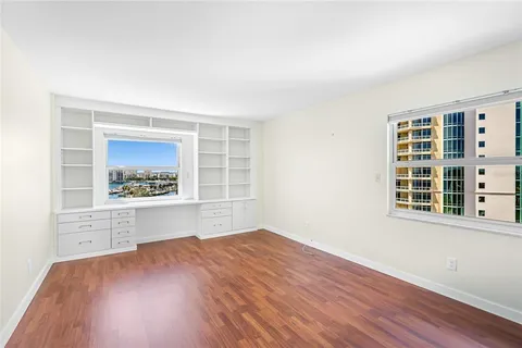 $895,000 | 435 South Gulfstream Avenue, Unit 1004, Sarasota, FL 34236