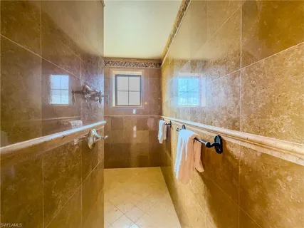 $6,950,000 | 200 South Golf Drive, Naples, FL 34102