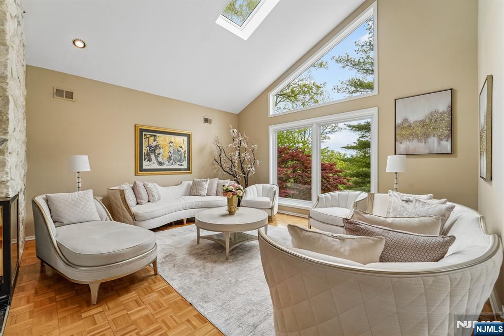 8 Union Hill Road Denville, NJ 07834 - Photo 4 of 50