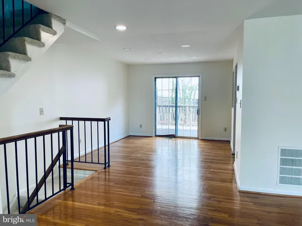 $3,400 | 32 Fendall Avenue, Alexandria, VA 22304