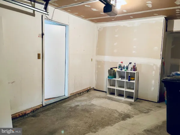 $3,400 | 32 Fendall Avenue, Alexandria, VA 22304