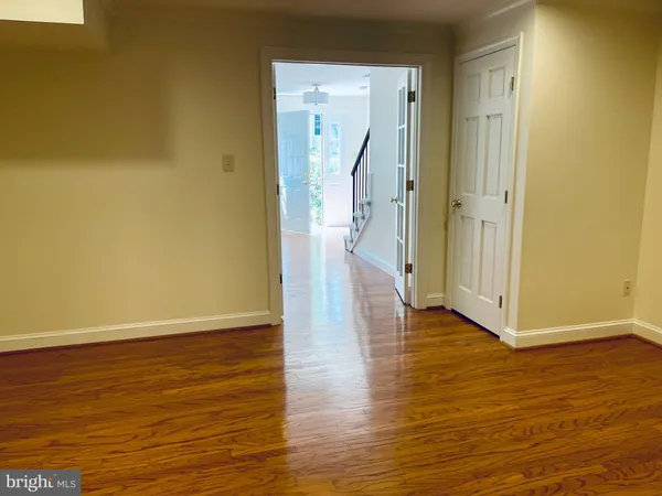 $3,400 | 32 Fendall Avenue, Alexandria, VA 22304