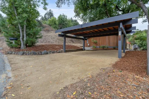 $1,749,000 | 76 Old Spanish Trail, Portola Valley, CA 94028
