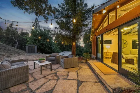 $1,749,000 | 76 Old Spanish Trail, Portola Valley, CA 94028