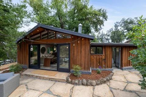 $1,749,000 | 76 Old Spanish Trail, Portola Valley, CA 94028