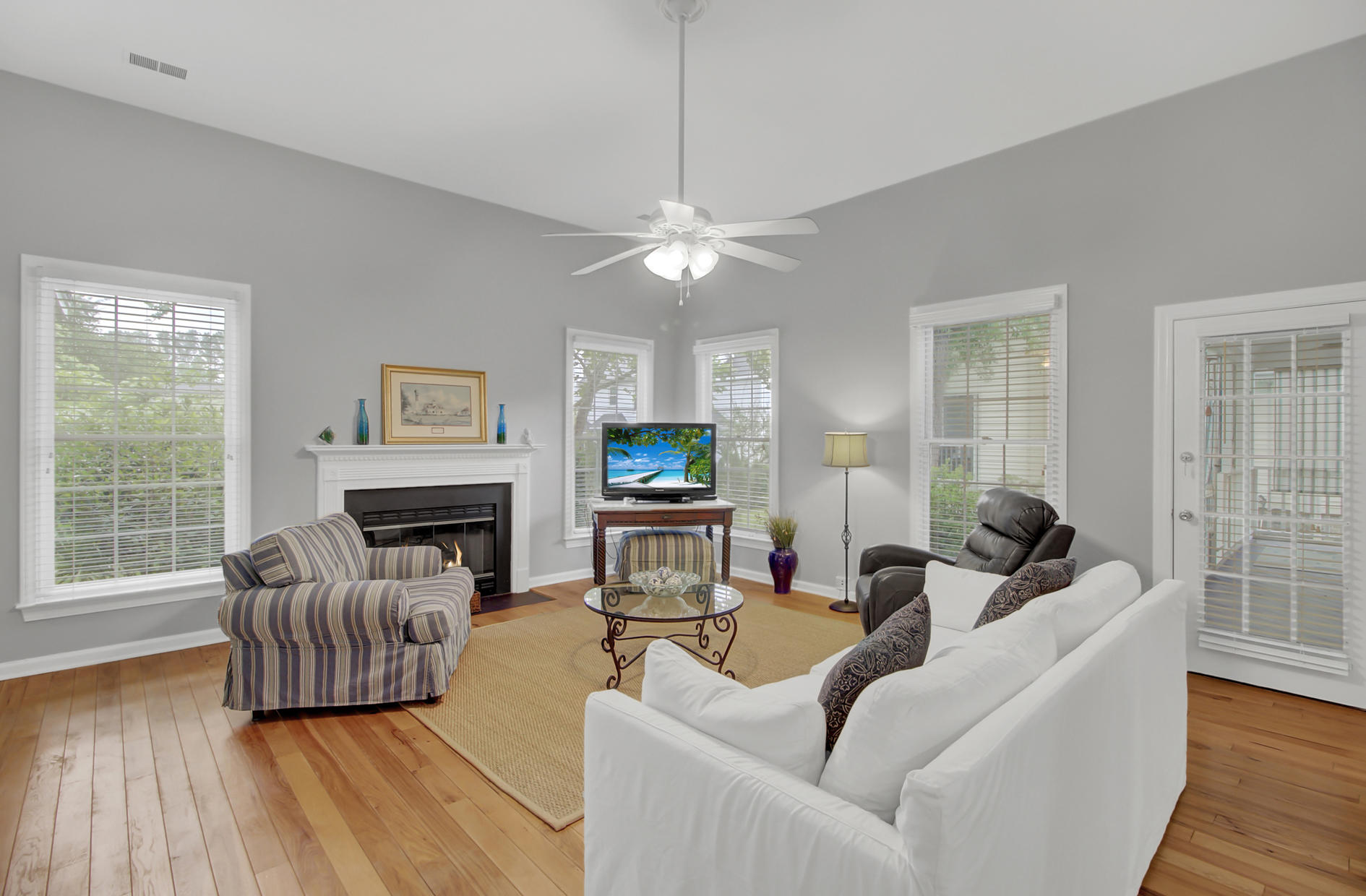 3089 Linksland Road Mount Pleasant, SC 29466 - Photo 11 of 34 family room towards windows