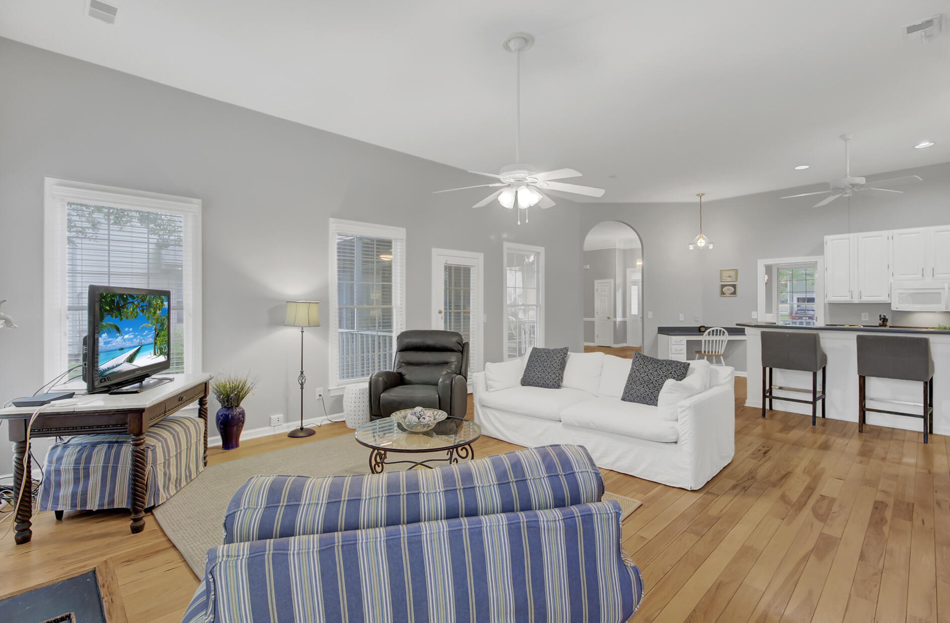 3089 Linksland Road Mount Pleasant, SC 29466 - Photo 13 of 34 family room to kitchen