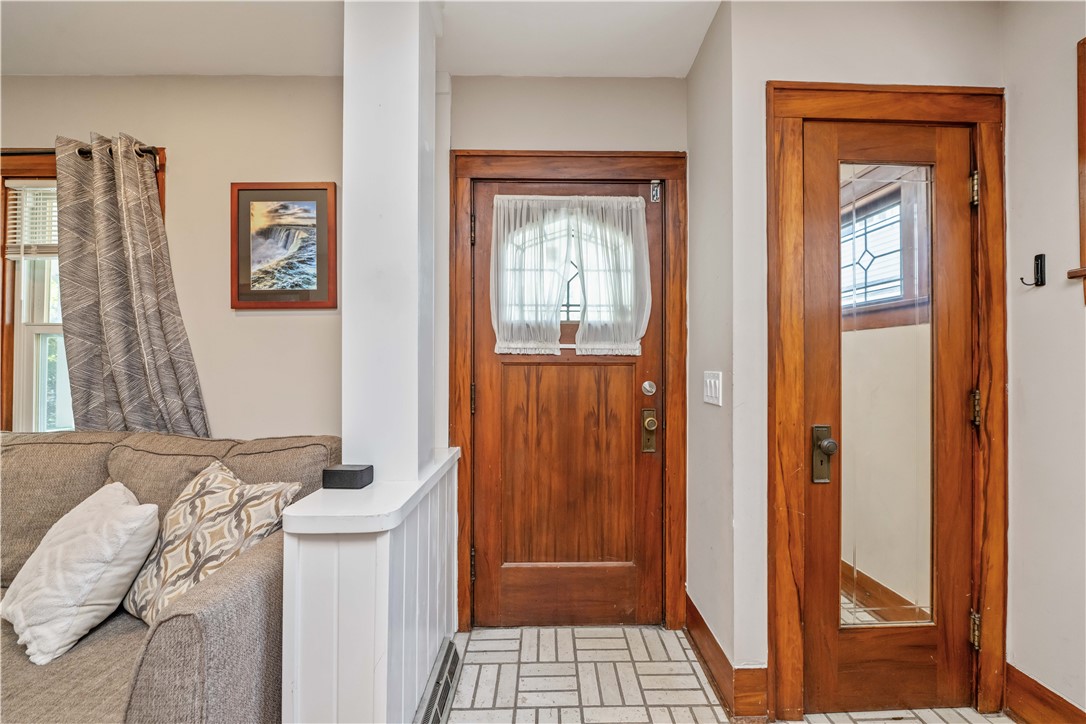 127 Castleford Road Greece, NY 14616 - Photo 4 of 24