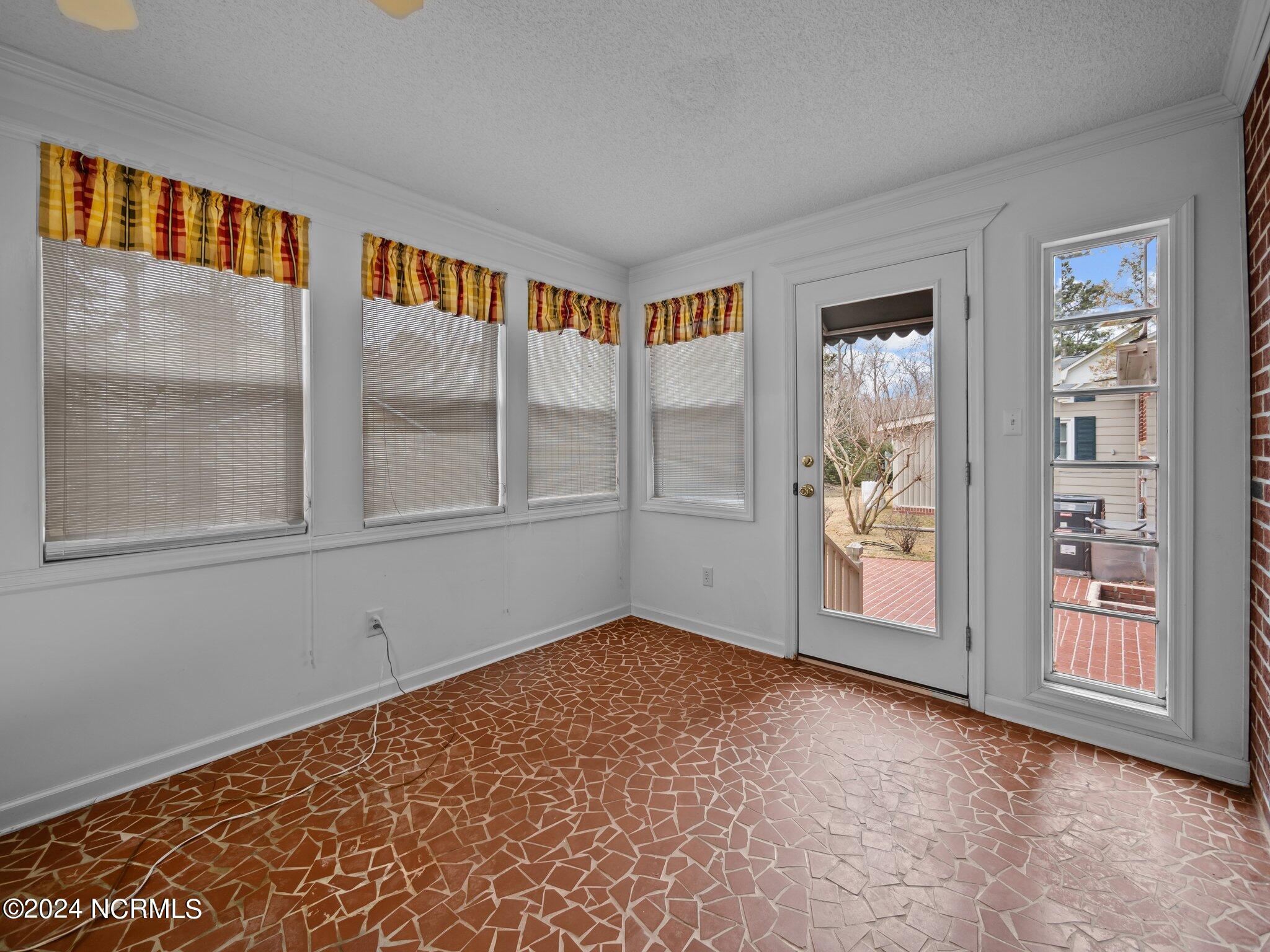 151 Brookview Drive Jacksonville, NC 28540 - Photo 17 of 43 26-web-or-mls-P2166954