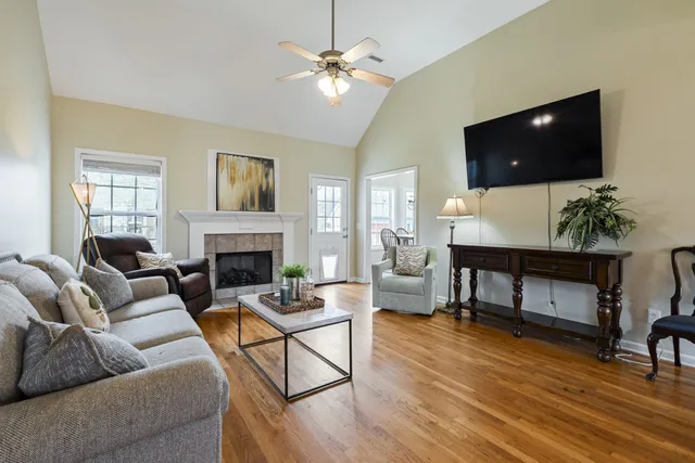 $402,000 | 2611 Mission Ridge Drive, Murfreesboro, TN 37130