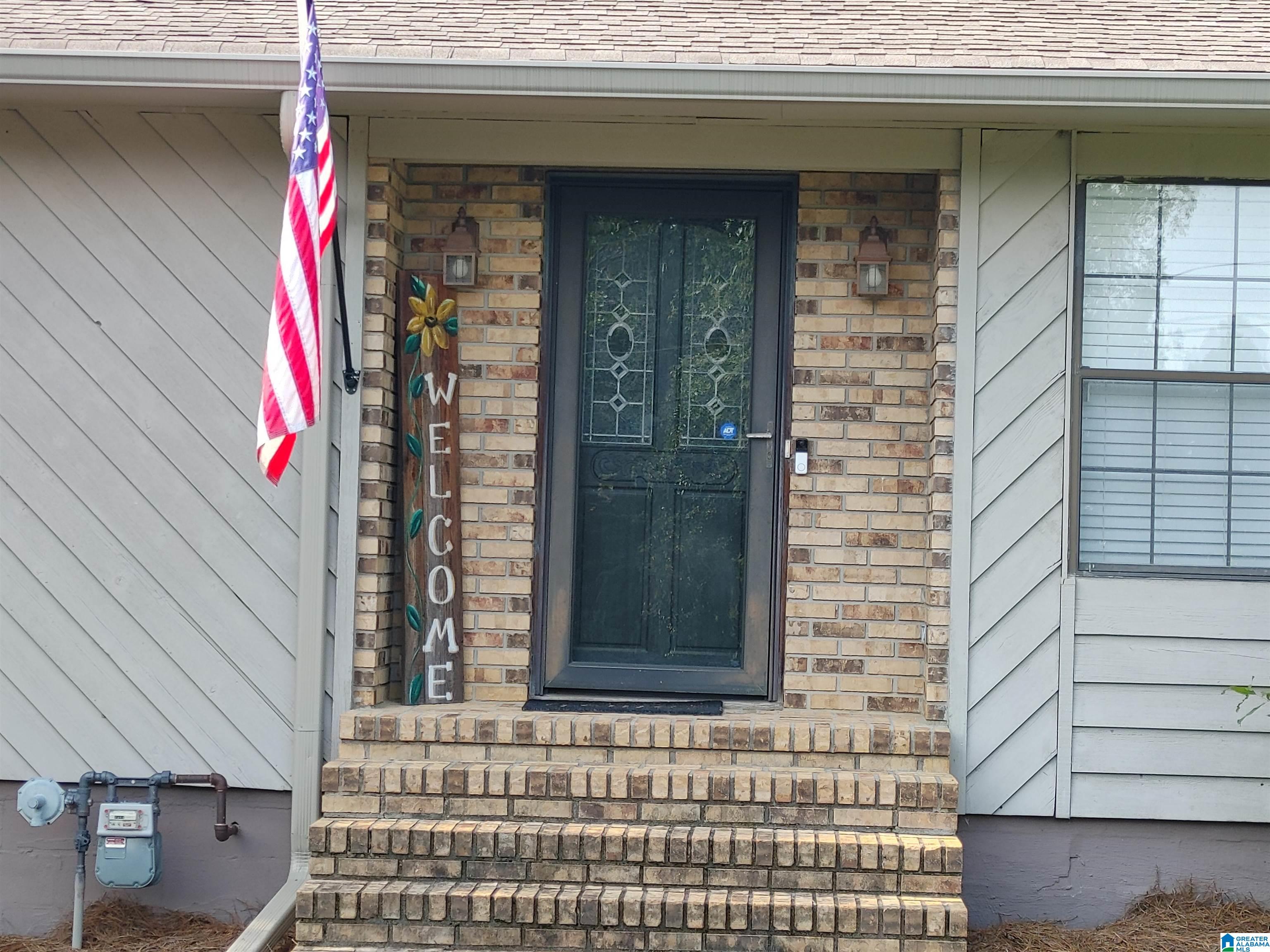 151 Fulton Circle Sylacauga, AL 35150 - Photo 3 of 18