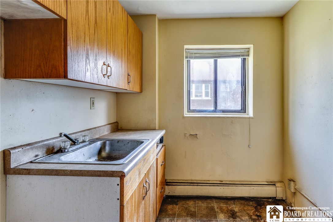 628 9th Street Niagara Falls, NY 14301 - Photo 12 of 43