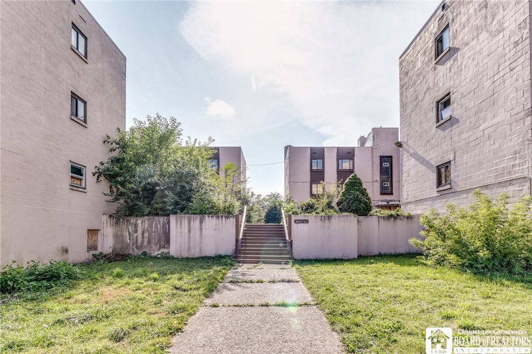 628 9th Street Niagara Falls, NY 14301 - Photo 4 of 43