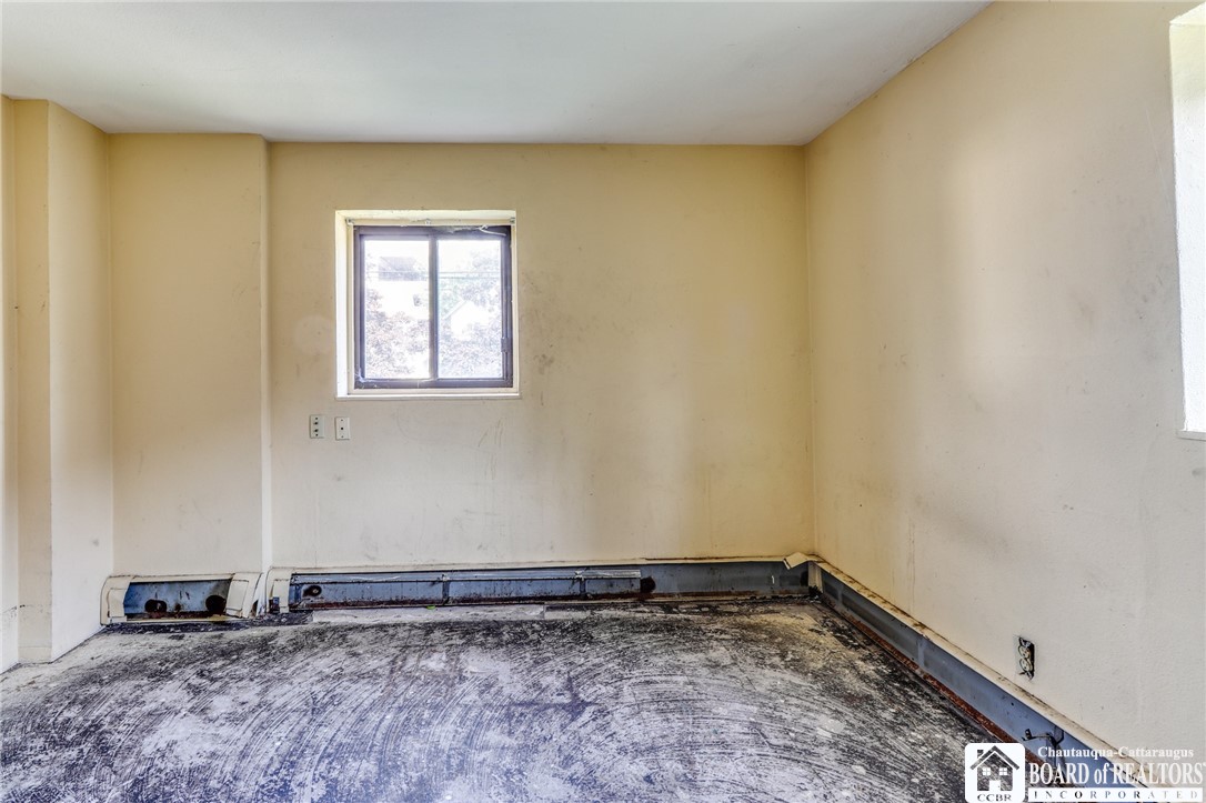 628 9th Street Niagara Falls, NY 14301 - Photo 9 of 43