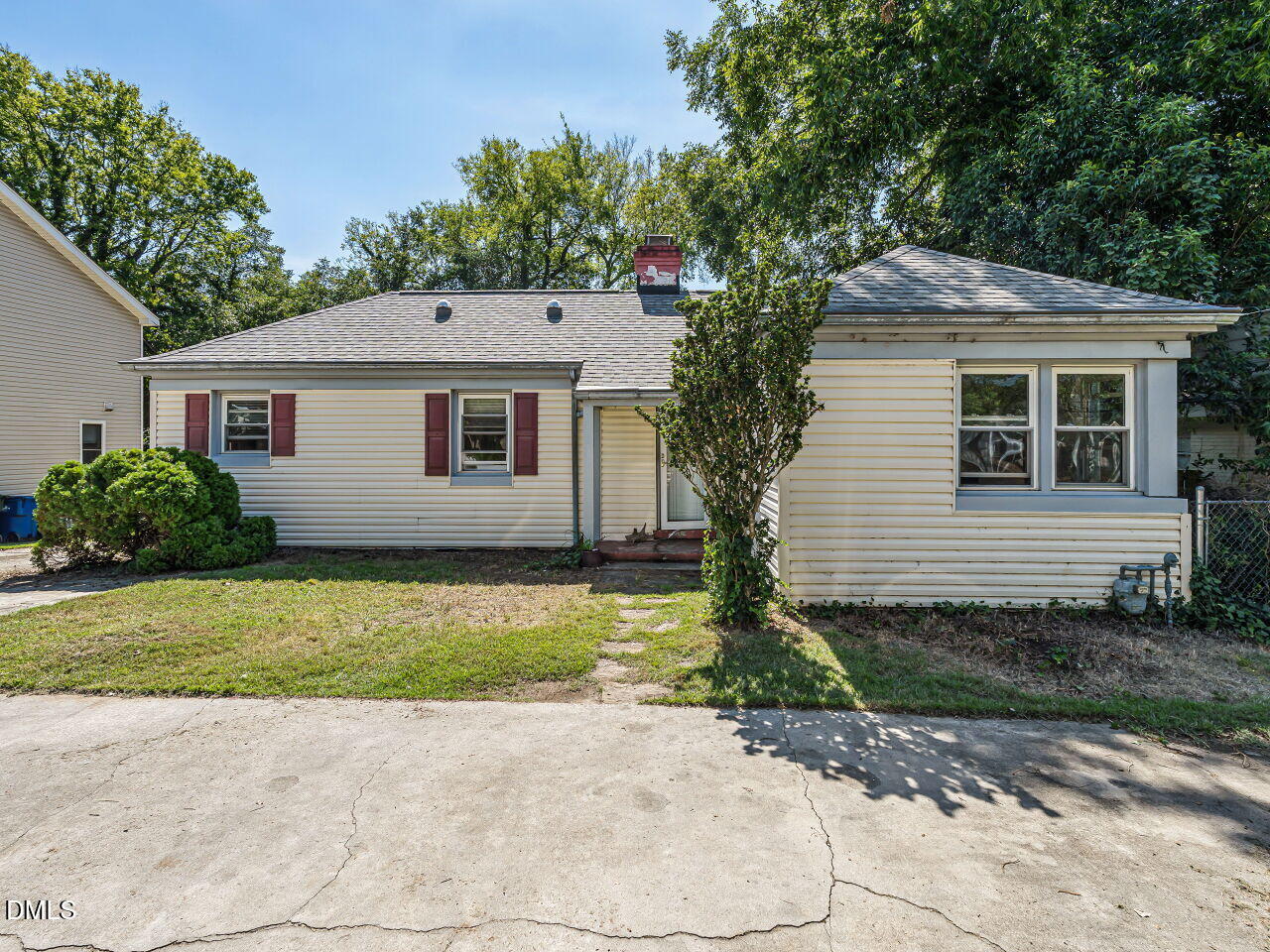 730 East Whitaker Mill Road Raleigh, NC 27608 - Photo 2 of 16 002-1280x960-front