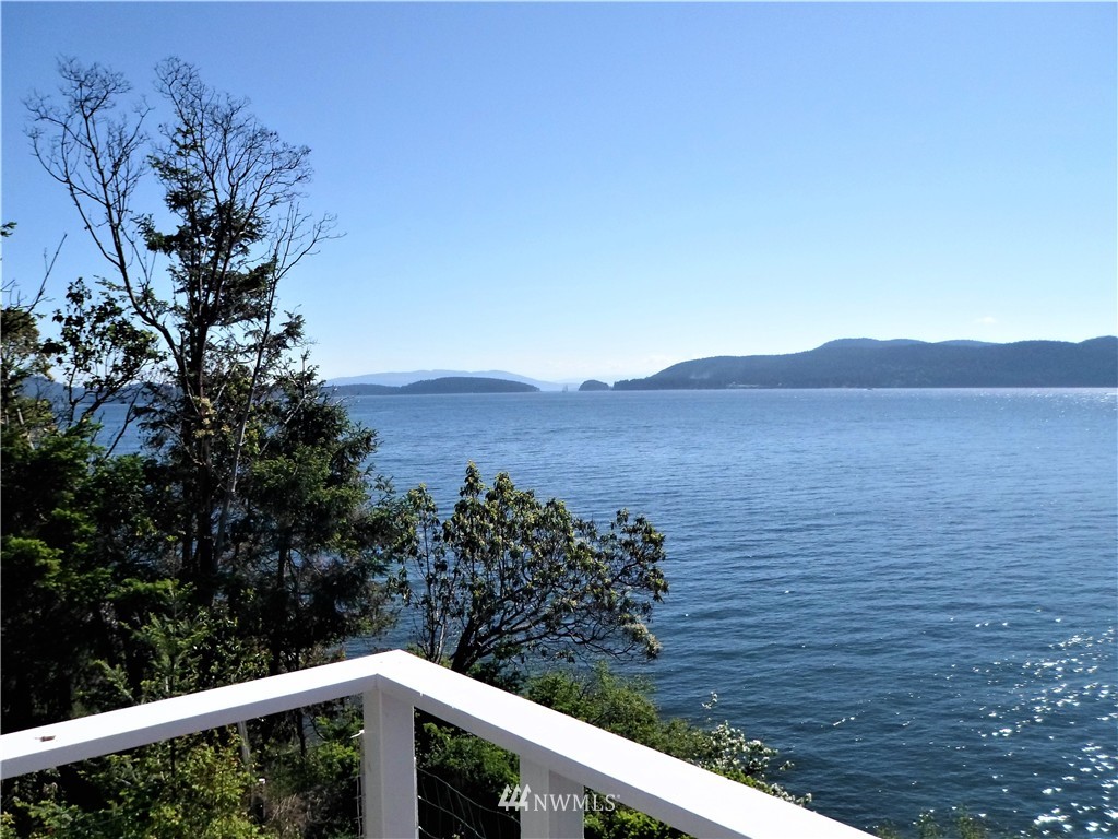 259 Ferry Road Lopez Island, WA 98261 - Photo 2 of 18