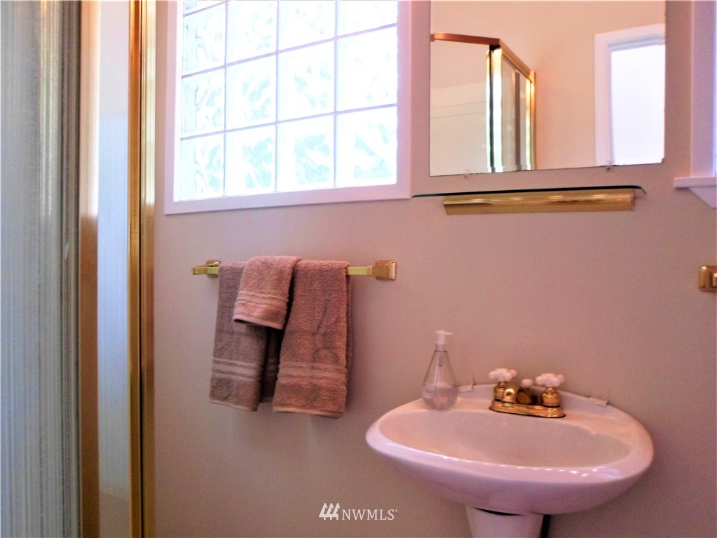 259 Ferry Road Lopez Island, WA 98261 - Photo 12 of 18