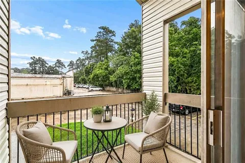 $129,900 | 212 Parkview Boulevard, Unit 212, Mandeville, LA 70471