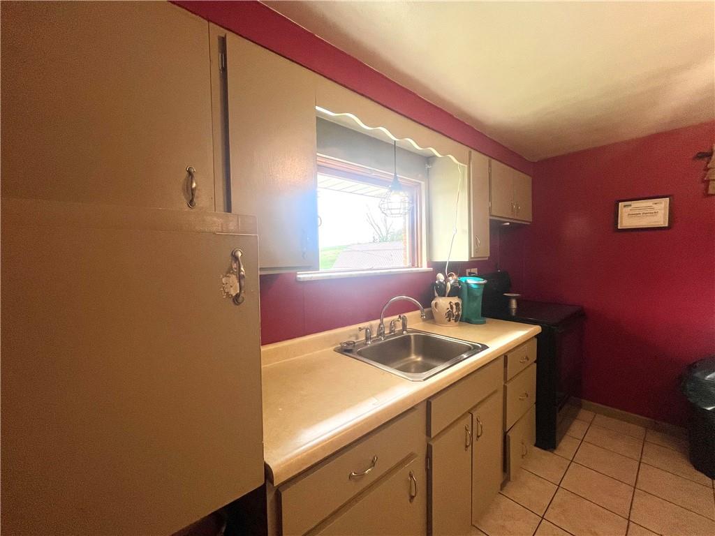 2741 Highway 982 Mount Pleasant, PA 15666 - Photo 11 of 28