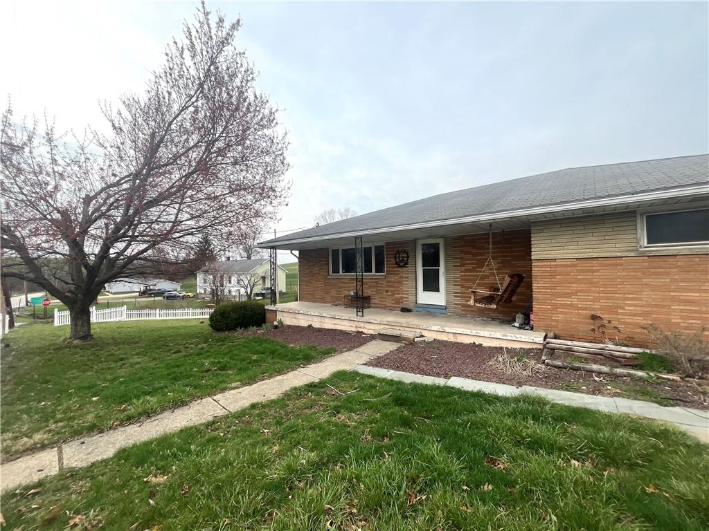 2741 Highway 982 Mount Pleasant, PA 15666 - Photo 4 of 28