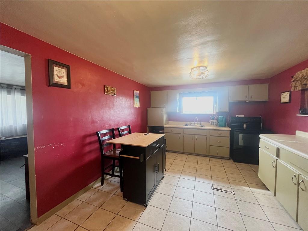 2741 Highway 982 Mount Pleasant, PA 15666 - Photo 10 of 28