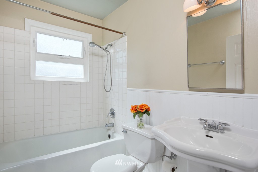 238 Park Place North Renton, WA 98057 - Photo 12 of 25