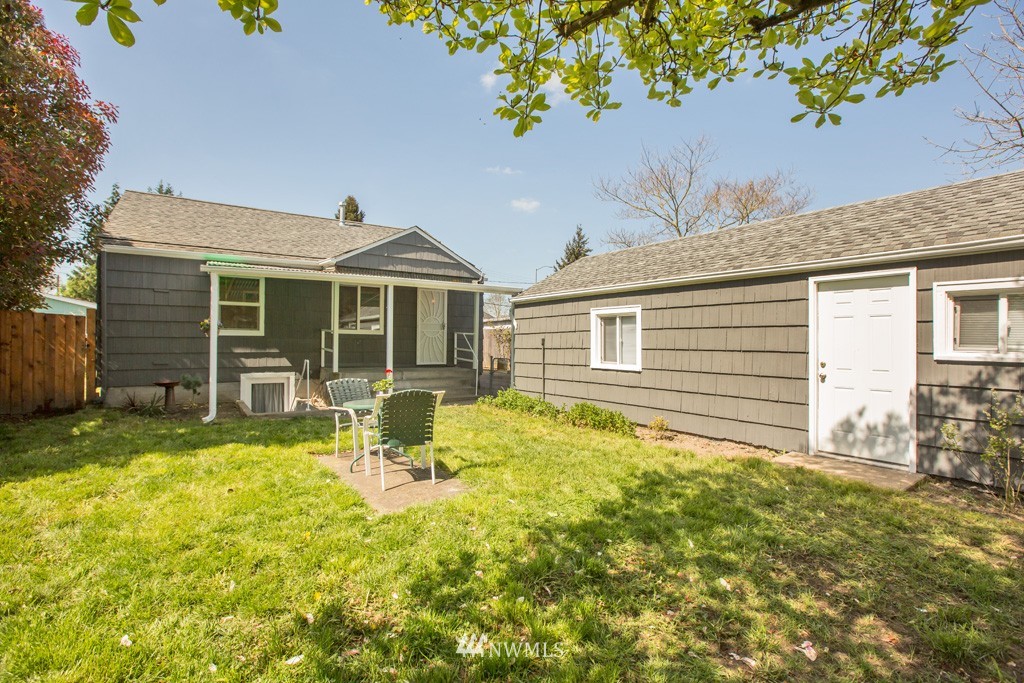 238 Park Place North Renton, WA 98057 - Photo 3 of 25